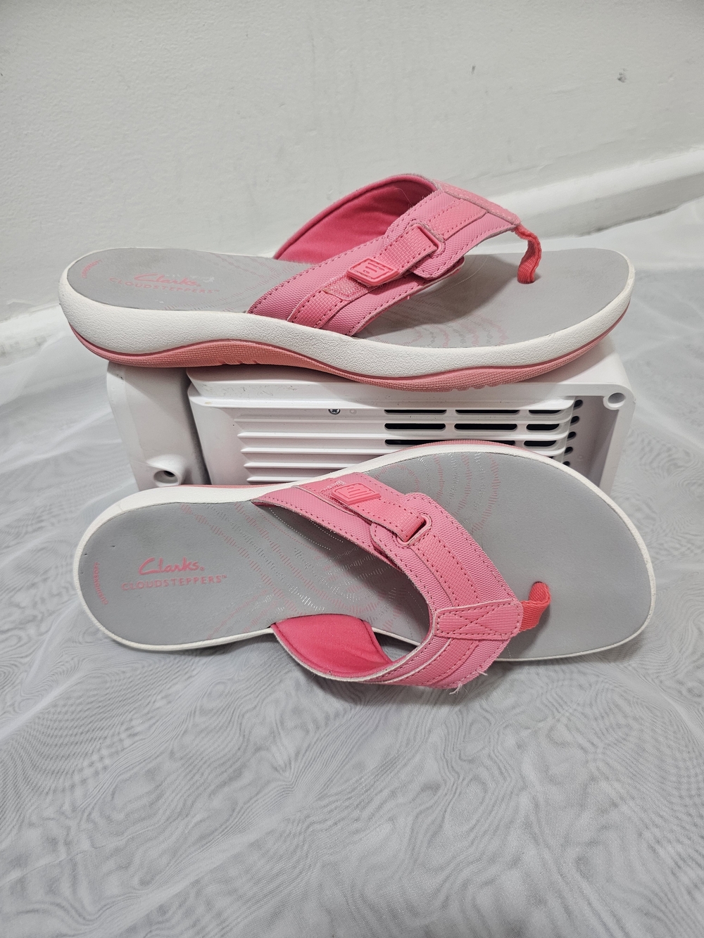 Clarks Pink and Gray Women's Cushioned Thong Sandals - Picture 2 of 8